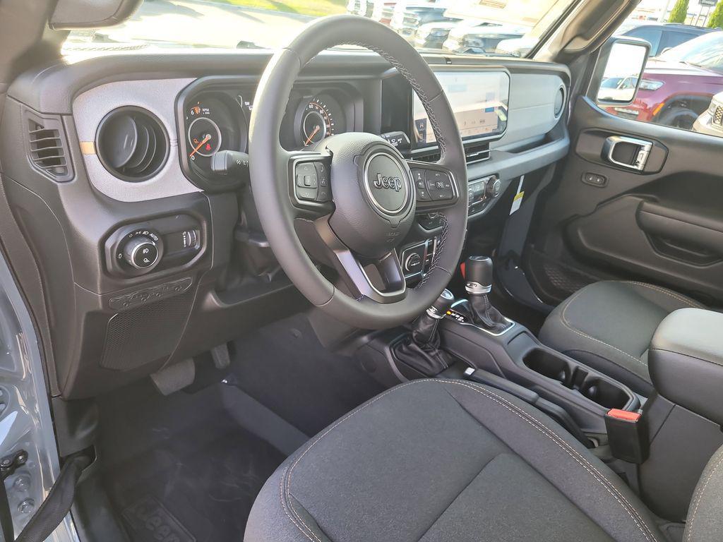 new 2025 Jeep Gladiator car, priced at $41,055