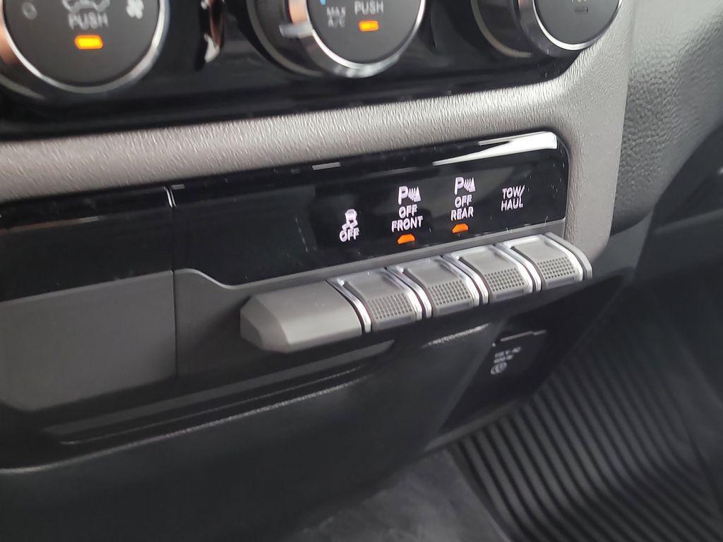 new 2025 Ram 1500 car, priced at $41,714