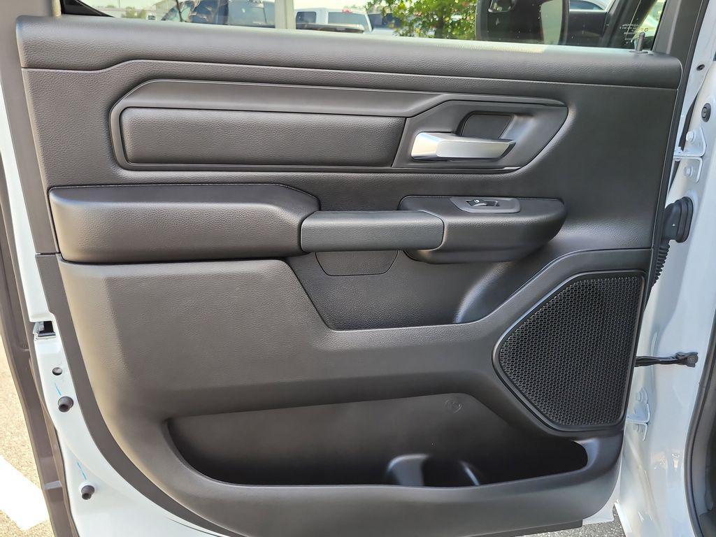 new 2025 Ram 1500 car, priced at $34,643