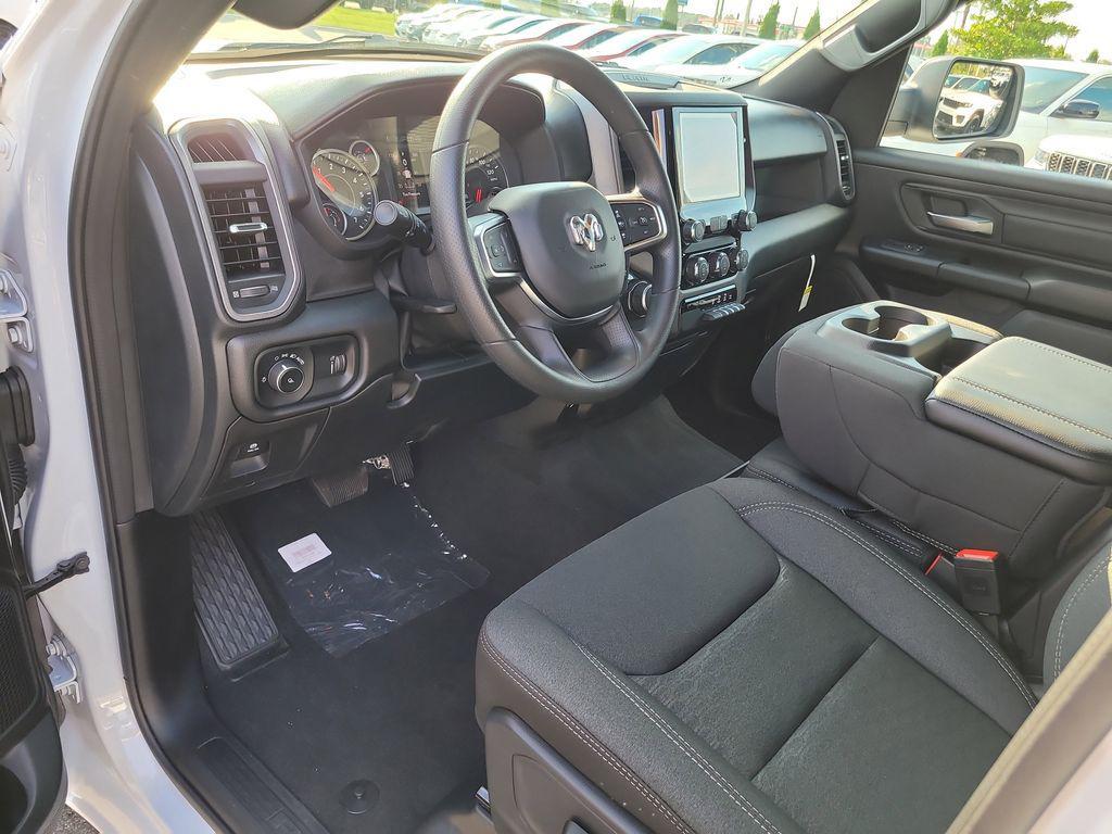 new 2025 Ram 1500 car, priced at $34,643