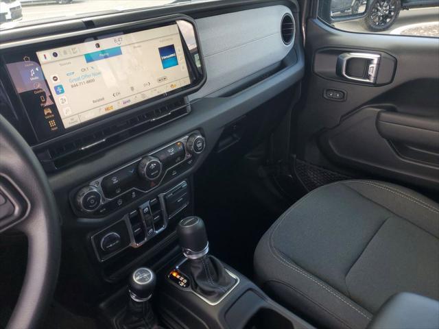 new 2025 Jeep Gladiator car, priced at $38,769