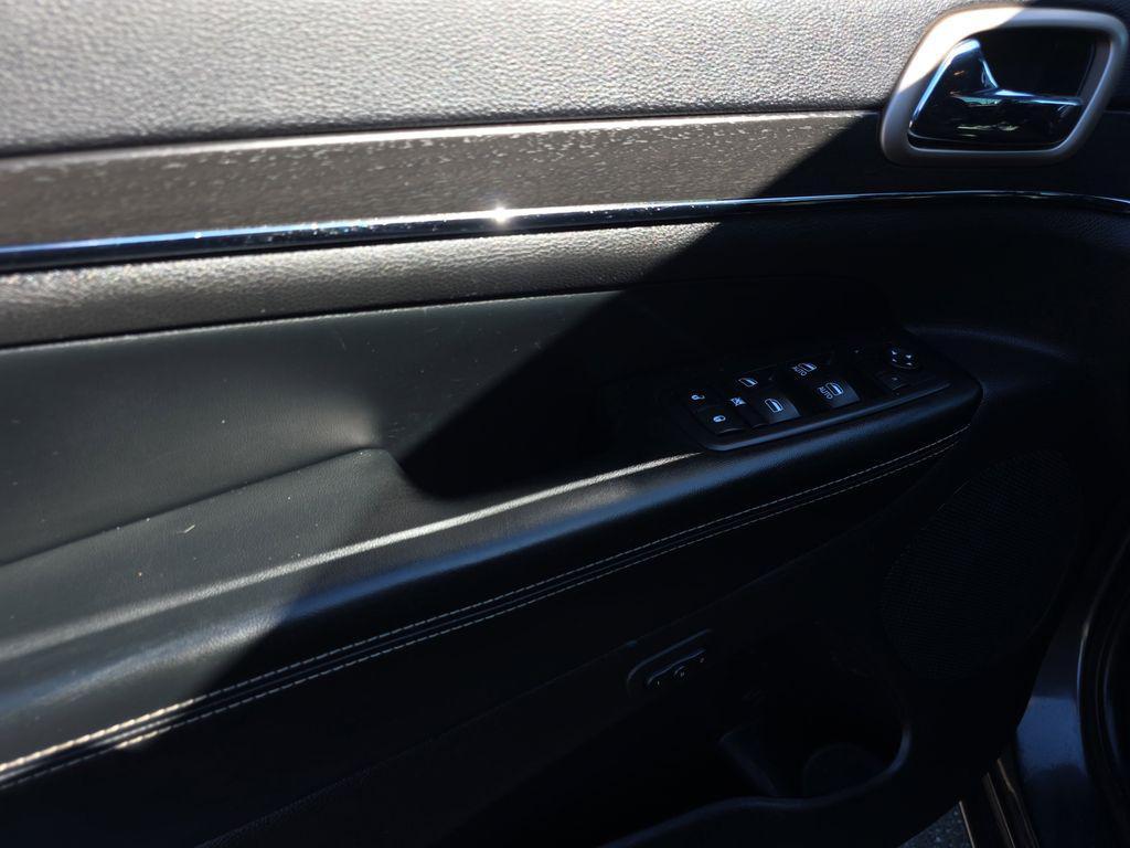 used 2017 Jeep Grand Cherokee car, priced at $13,441