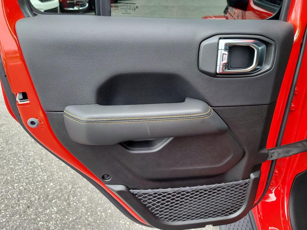 new 2025 Jeep Gladiator car, priced at $41,787