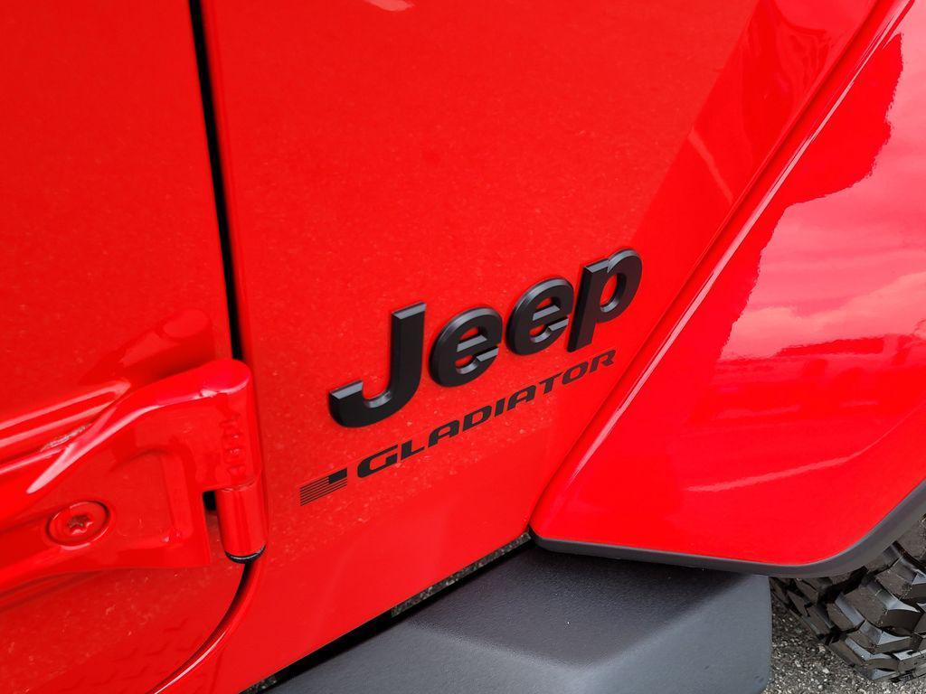 new 2025 Jeep Gladiator car, priced at $41,787
