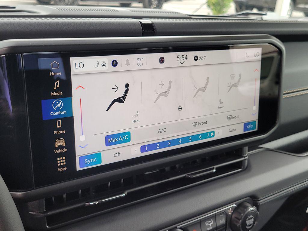 new 2025 Jeep Gladiator car, priced at $41,787