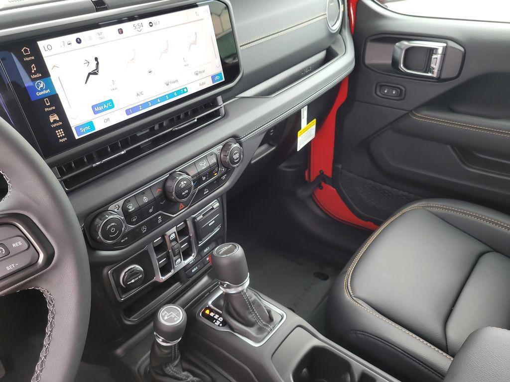 new 2025 Jeep Gladiator car, priced at $41,787