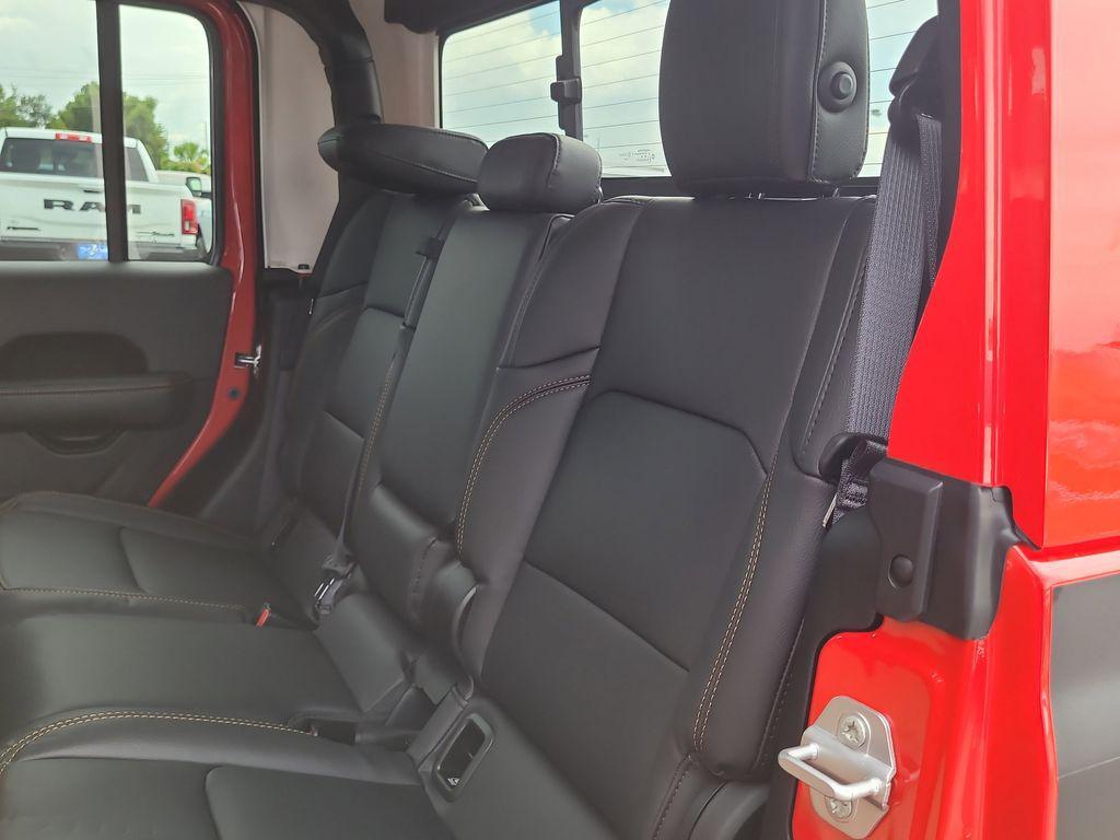 new 2025 Jeep Gladiator car, priced at $41,787