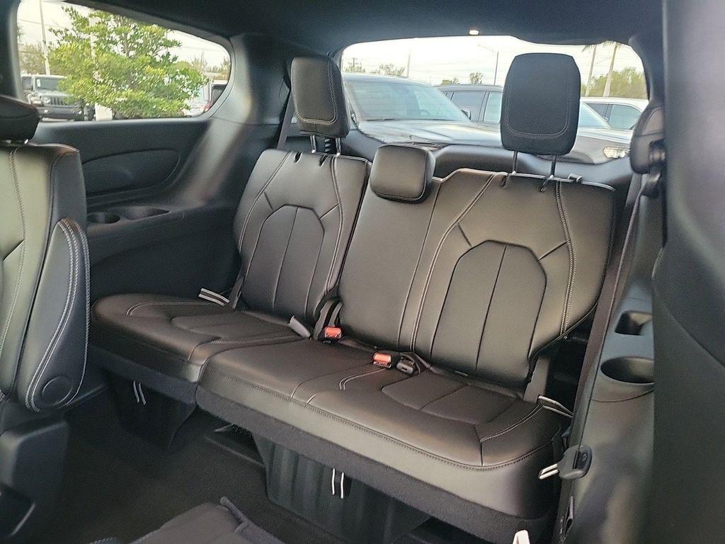 new 2025 Chrysler Pacifica car, priced at $38,032