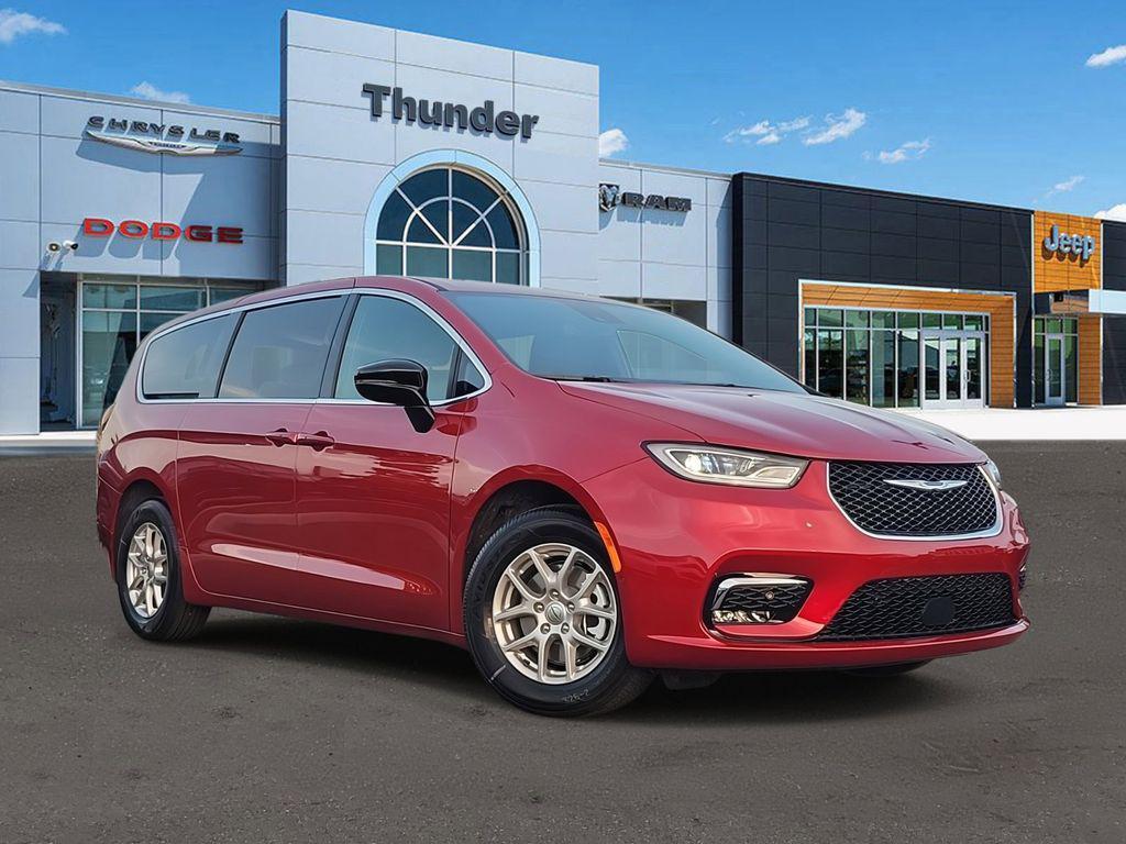 new 2025 Chrysler Pacifica car, priced at $38,032