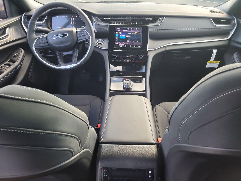 new 2025 Jeep Grand Cherokee L car, priced at $37,654