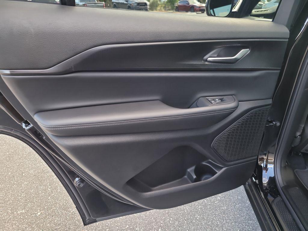 new 2025 Jeep Grand Cherokee L car, priced at $37,654