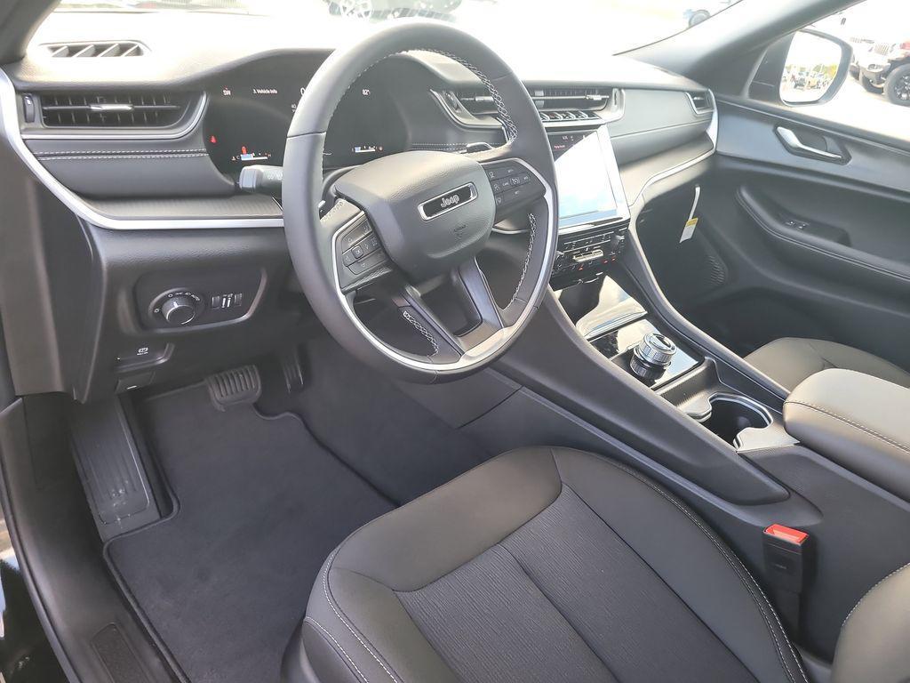 new 2025 Jeep Grand Cherokee L car, priced at $37,654