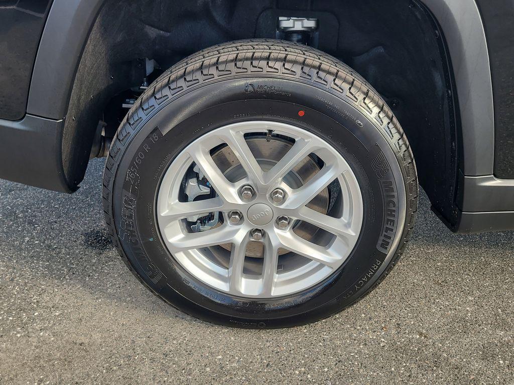 new 2025 Jeep Grand Cherokee L car, priced at $37,654