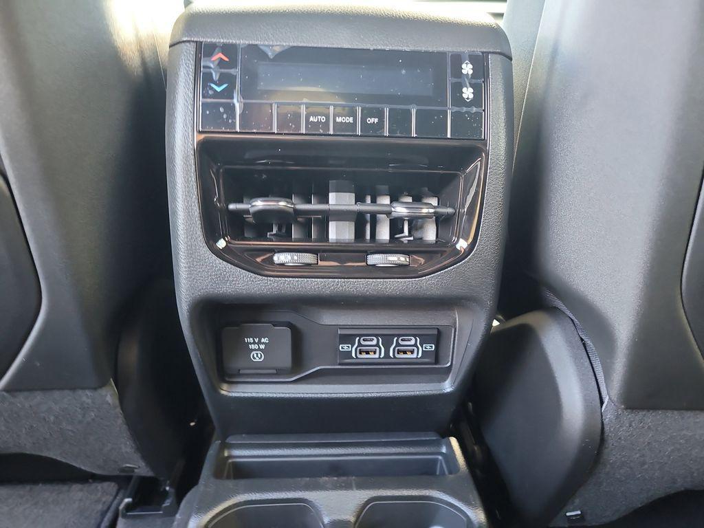 new 2025 Jeep Grand Cherokee L car, priced at $37,654