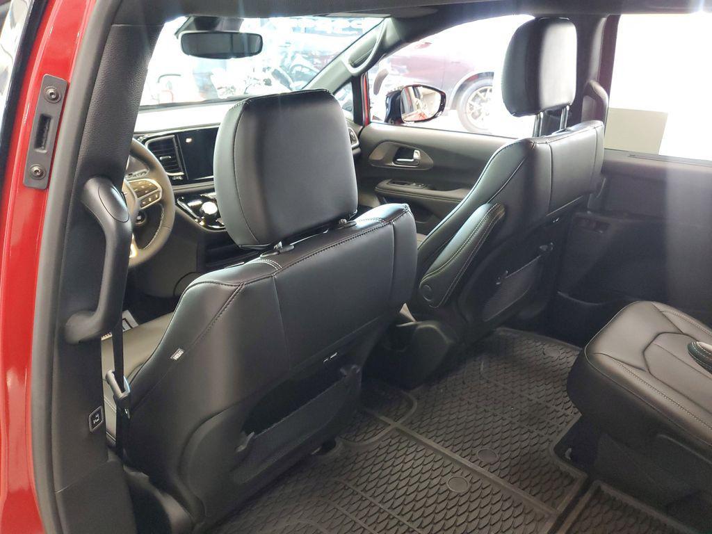 new 2025 Chrysler Pacifica car, priced at $44,522