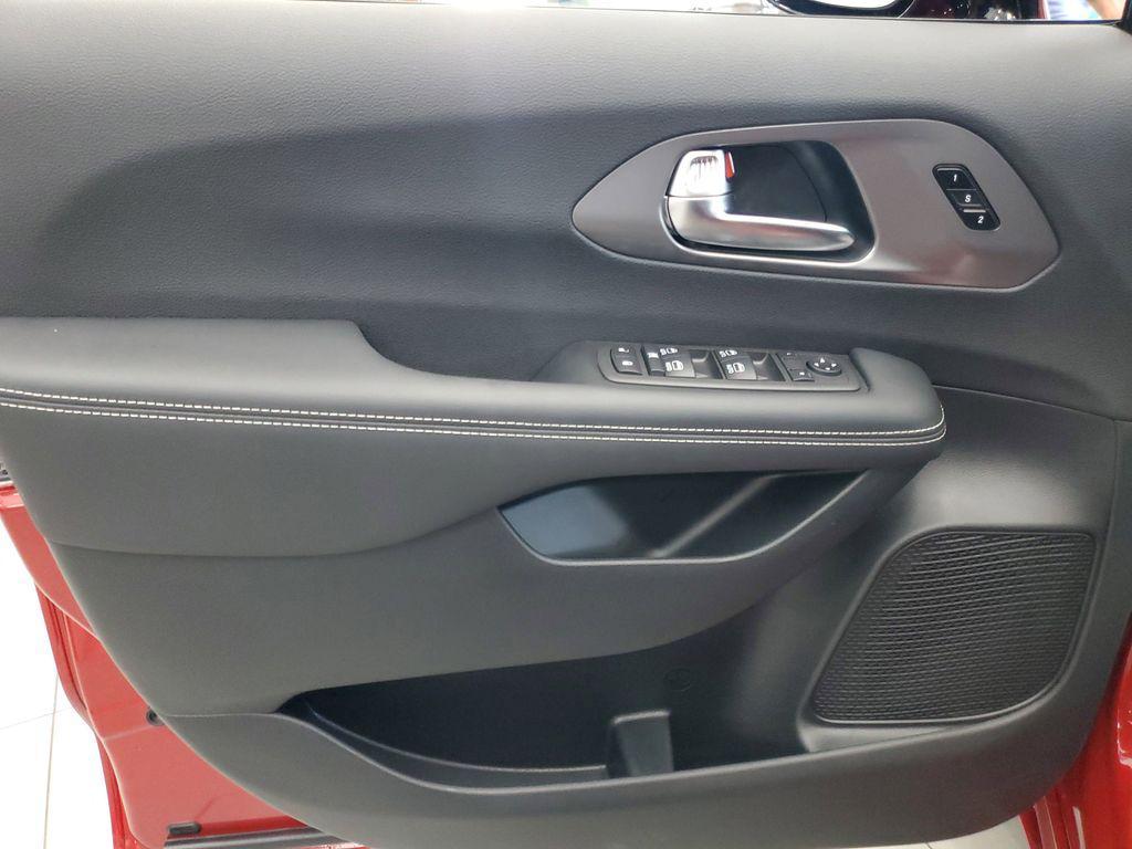 new 2025 Chrysler Pacifica car, priced at $44,522