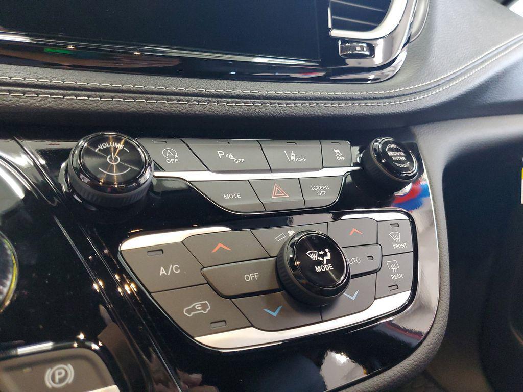 new 2025 Chrysler Pacifica car, priced at $44,522