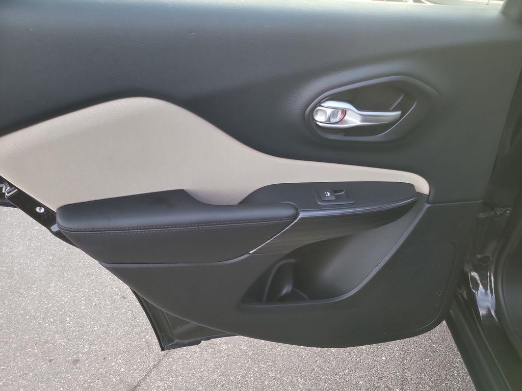 used 2016 Jeep Cherokee car, priced at $14,252