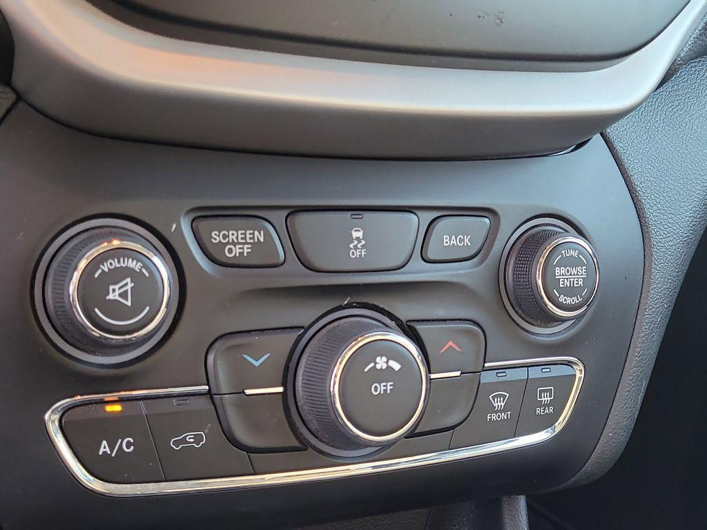 used 2016 Jeep Cherokee car, priced at $14,252