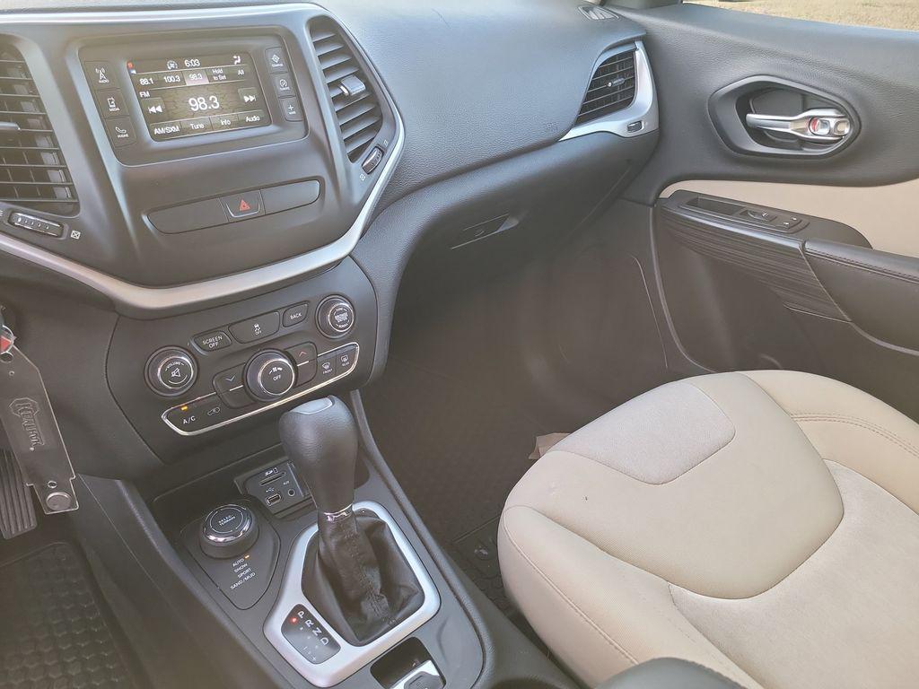 used 2016 Jeep Cherokee car, priced at $14,252