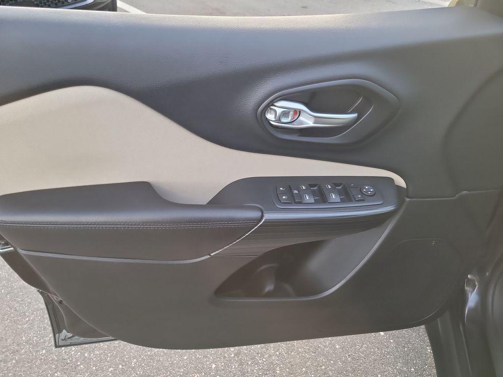 used 2016 Jeep Cherokee car, priced at $14,252