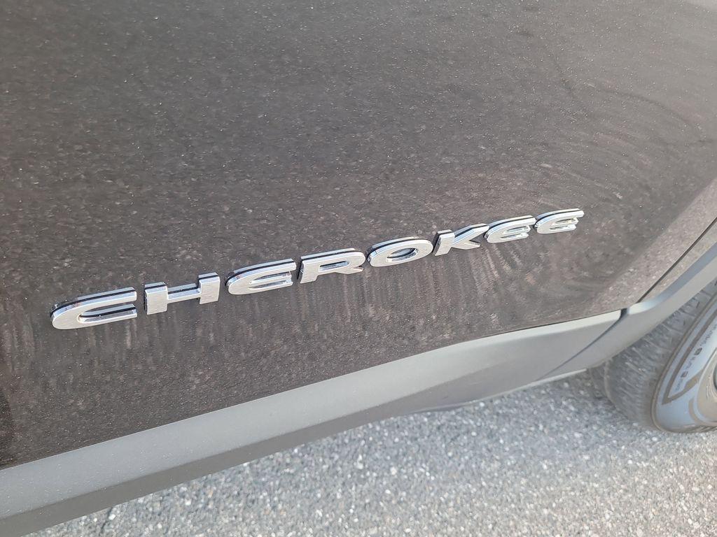 used 2016 Jeep Cherokee car, priced at $14,252