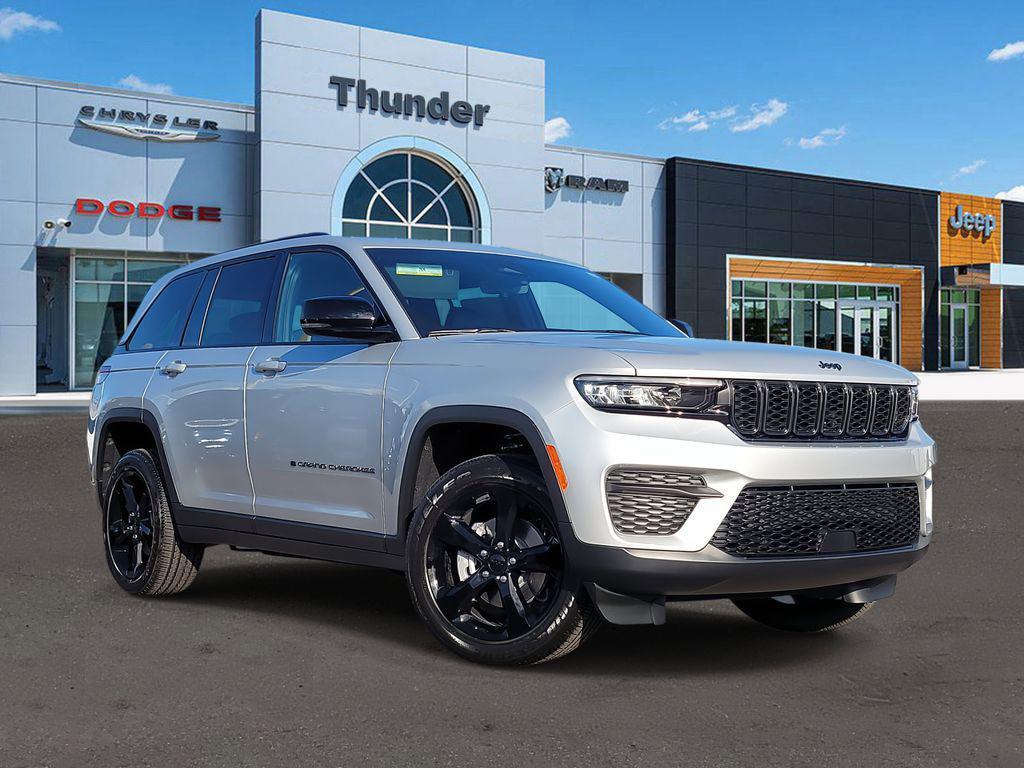 new 2025 Jeep Grand Cherokee car, priced at $39,875