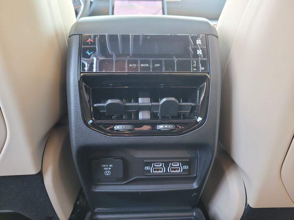 new 2025 Jeep Grand Cherokee L car, priced at $48,434