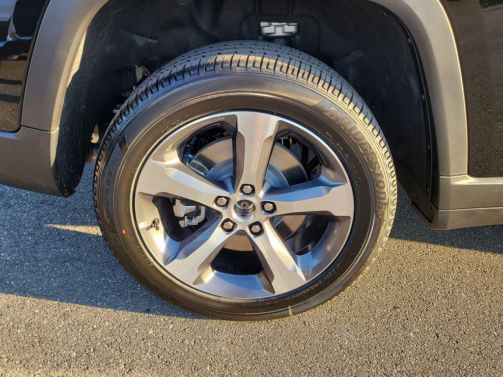 new 2025 Jeep Grand Cherokee L car, priced at $48,434