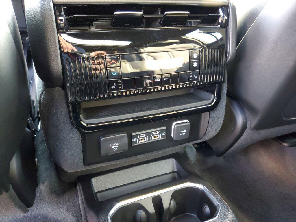 new 2025 Jeep Wagoneer L car, priced at $75,989