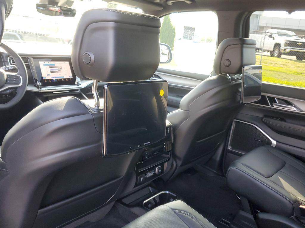 new 2025 Jeep Wagoneer L car, priced at $75,989