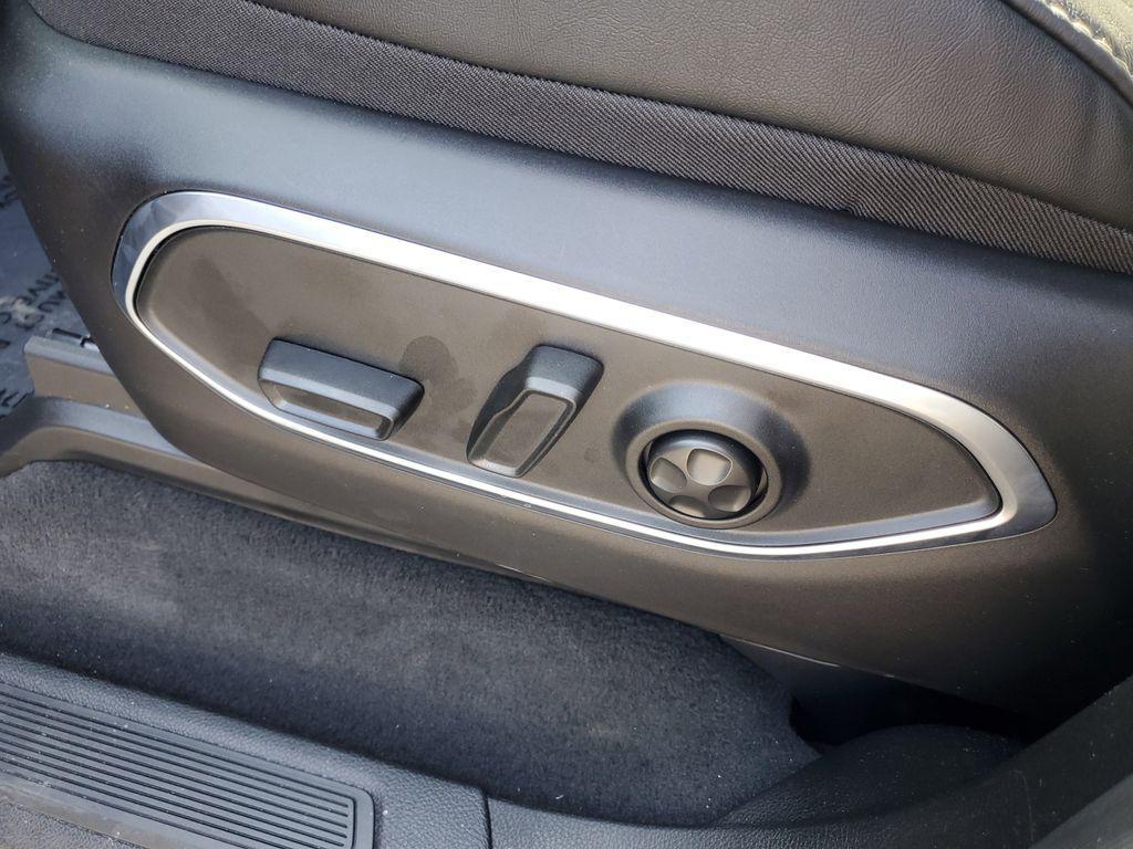 new 2025 Jeep Wagoneer L car, priced at $75,989