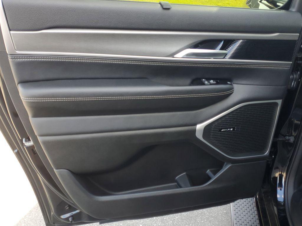 new 2025 Jeep Wagoneer L car, priced at $75,989