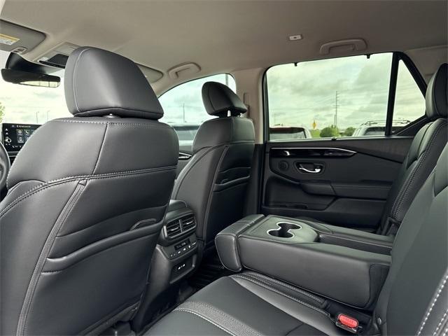 new 2025 Honda Pilot car, priced at $46,109