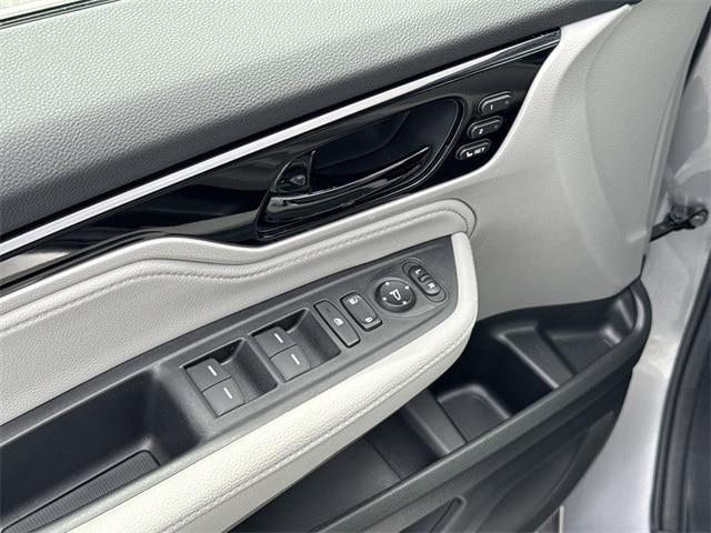 used 2024 Honda Odyssey car, priced at $43,021