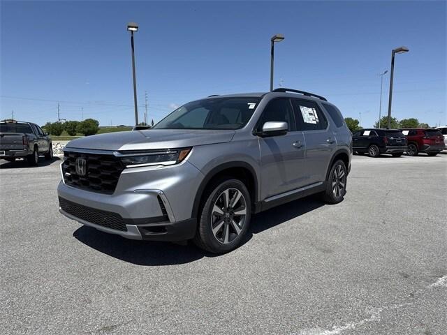 new 2025 Honda Pilot car, priced at $47,971