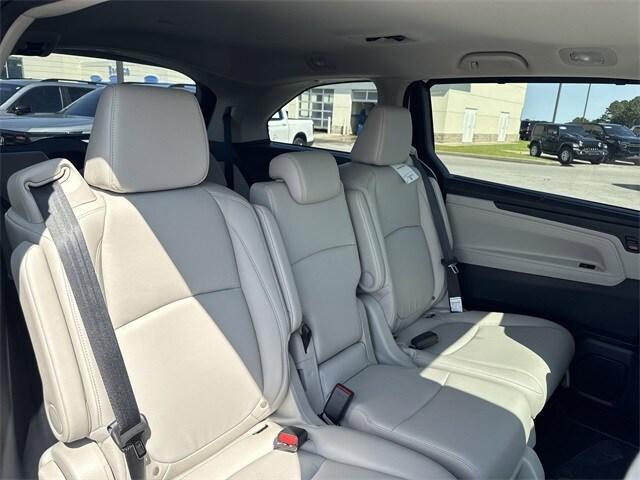 new 2025 Honda Odyssey car, priced at $43,243