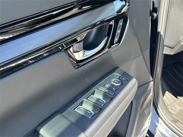new 2025 Honda CR-V Hybrid car, priced at $39,636