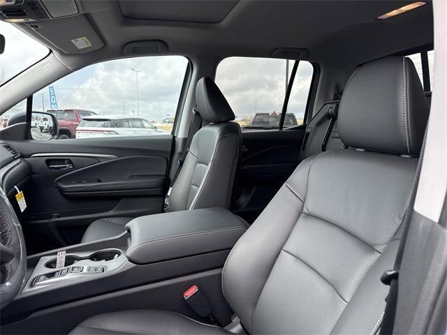new 2025 Honda Ridgeline car, priced at $44,937