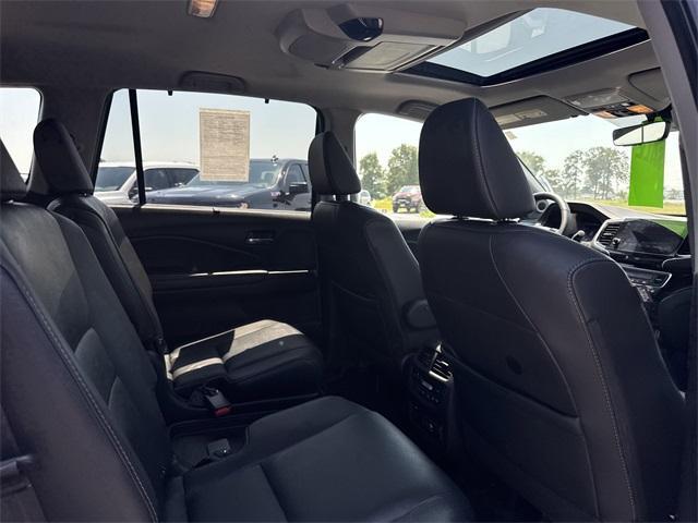 used 2021 Honda Pilot car, priced at $27,065