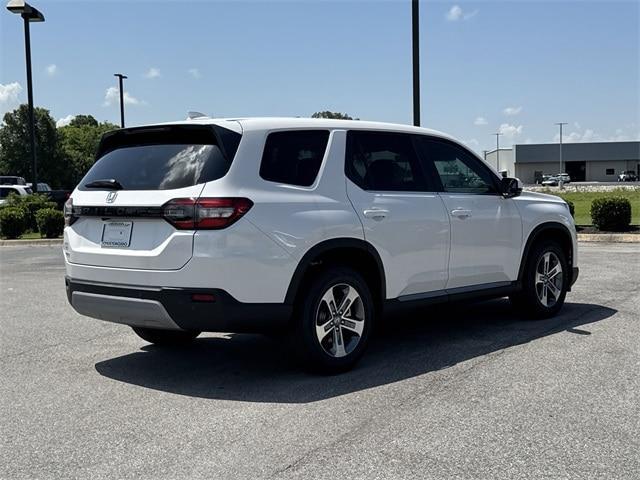 new 2025 Honda Pilot car, priced at $46,555