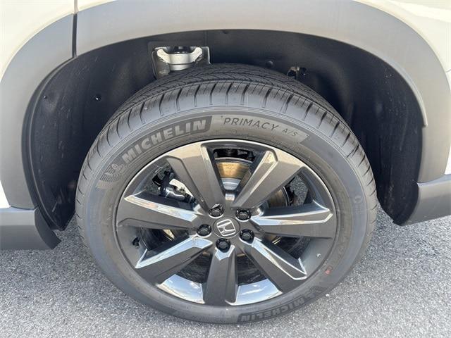 new 2025 Honda Pilot car, priced at $43,365
