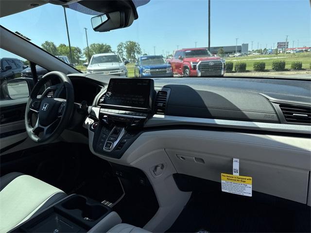 new 2025 Honda Odyssey car, priced at $43,243