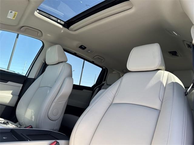 new 2025 Honda Odyssey car, priced at $43,243