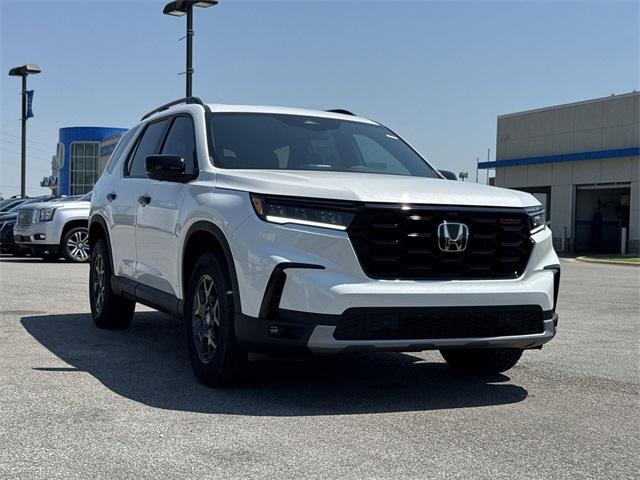 new 2025 Honda Pilot car, priced at $50,323