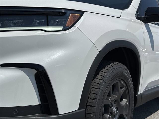 new 2025 Honda Pilot car, priced at $50,323