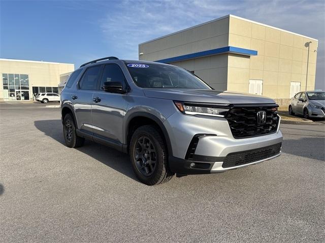 used 2025 Honda Pilot car, priced at $42,910