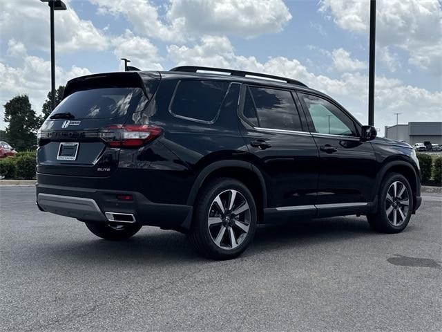 new 2025 Honda Pilot car, priced at $53,439