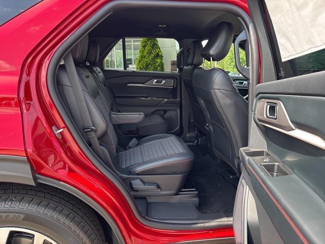 new 2025 Ford Explorer car, priced at $48,157