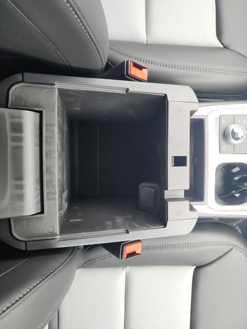 new 2024 Ford Explorer car, priced at $44,381